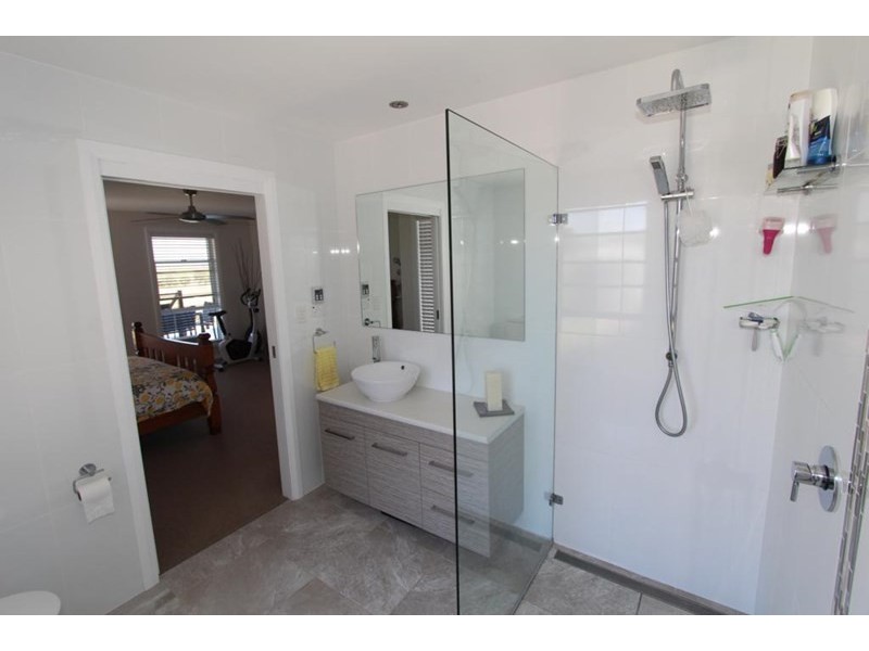 27 Millers Lane, Tenterfield NSW 2372