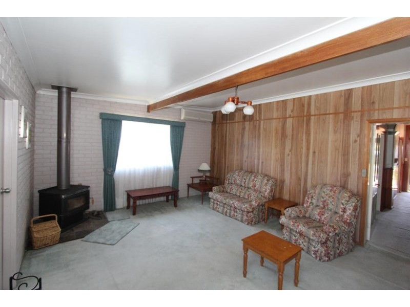 102 Bulwer Street, Tenterfield NSW 2372