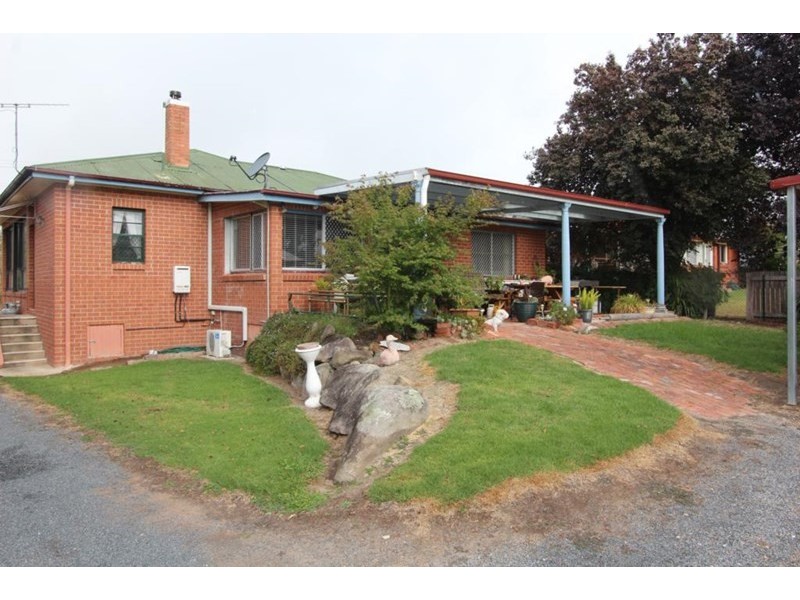 132 Rouse Street, Tenterfield NSW 2372