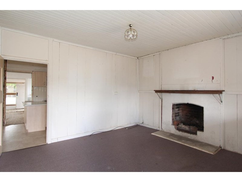 21 Logan Street, Tenterfield NSW 2372