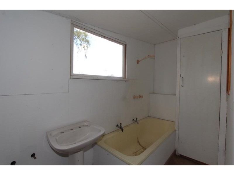 21 Logan Street, Tenterfield NSW 2372