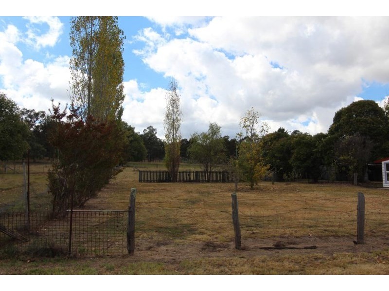 21 Logan Street, Tenterfield NSW 2372