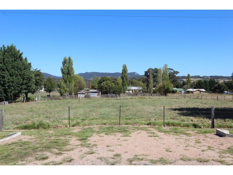 21 Logan Street, Tenterfield NSW 2372