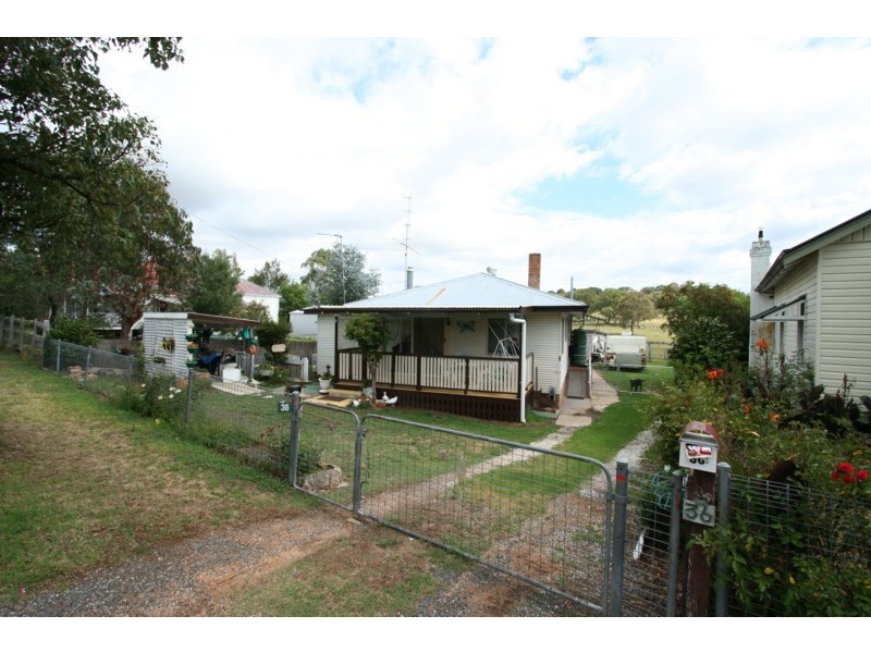 36 Molesworth Street, Tenterfield NSW 2372
