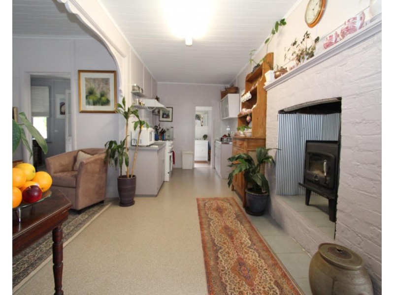 387 Rouse Street, Tenterfield NSW 2372