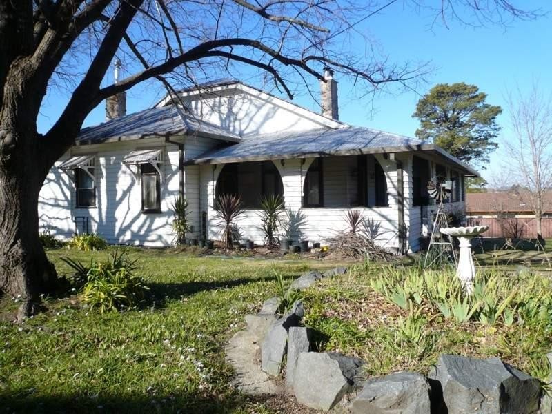 112 Cowper Street, Tenterfield NSW 2372