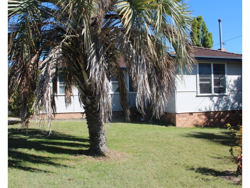 2 Kiely Street, Tenterfield NSW 2372