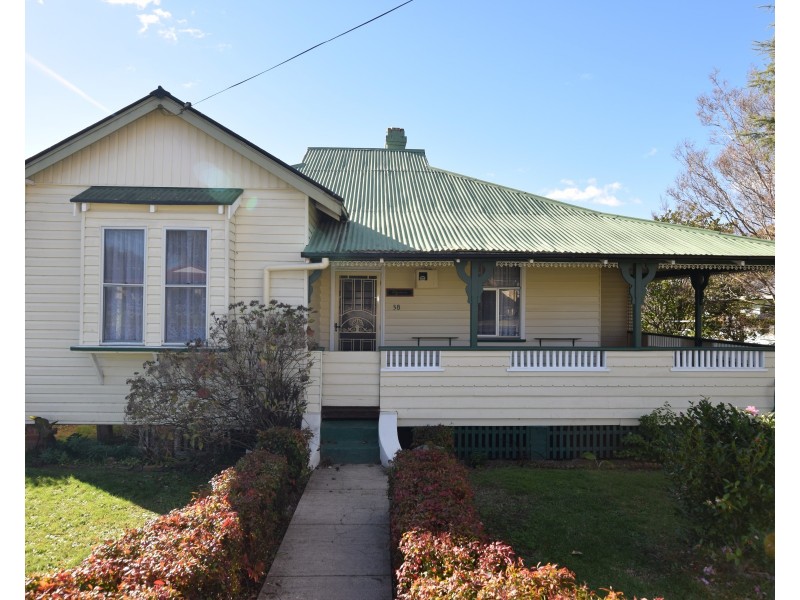 38 Molesworth Street, Tenterfield NSW 2372