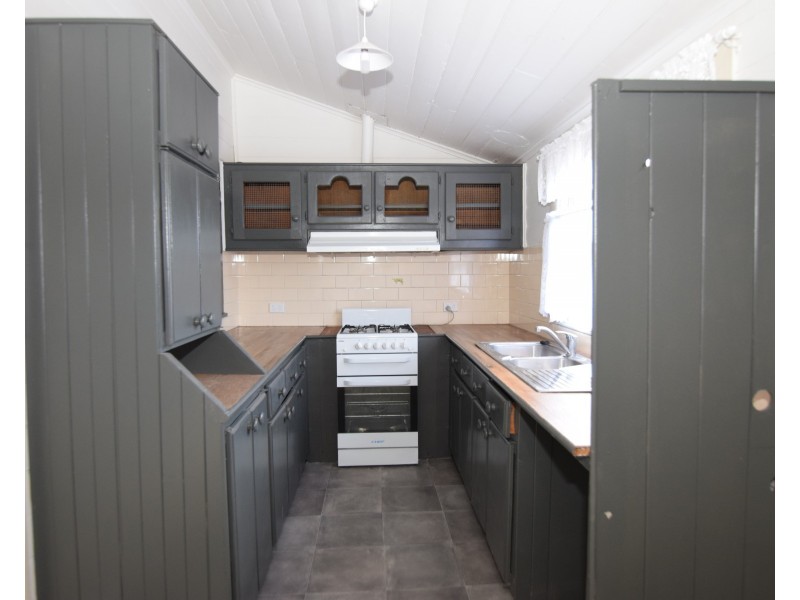 38 Molesworth Street, Tenterfield NSW 2372