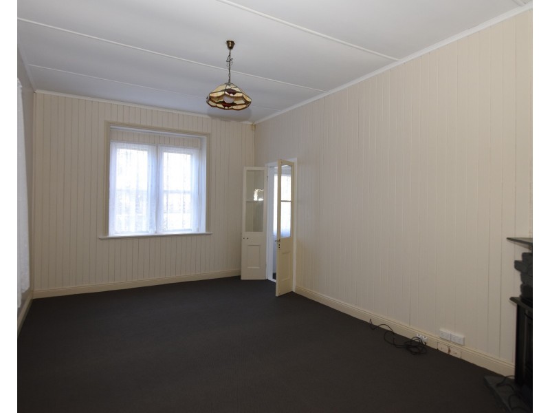 38 Molesworth Street, Tenterfield NSW 2372