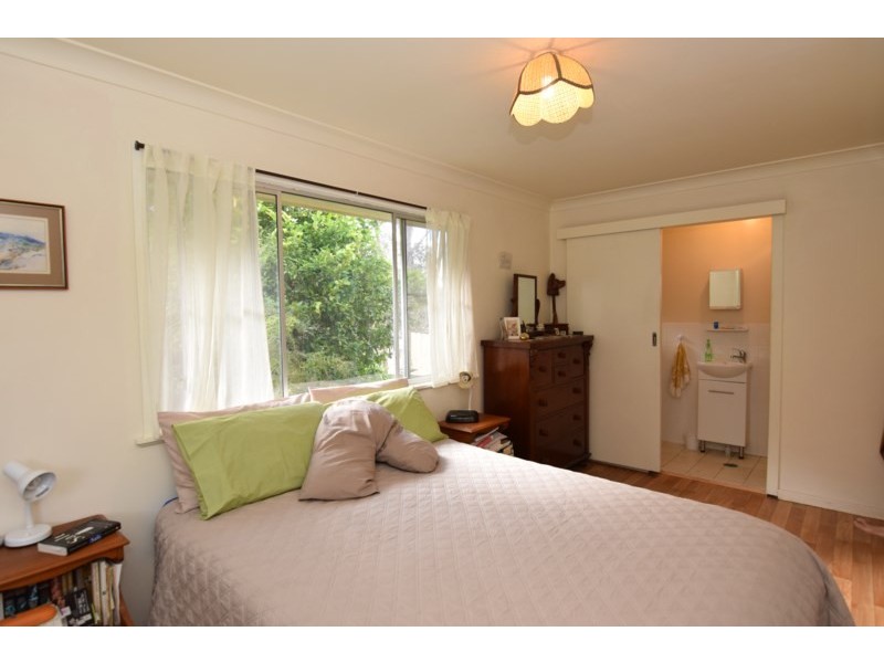 65 Holleys Road, Tenterfield NSW 2372