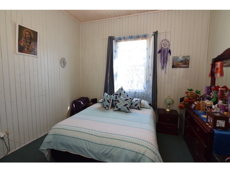 41 Woodlawn Street, Wallangarra QLD 4383