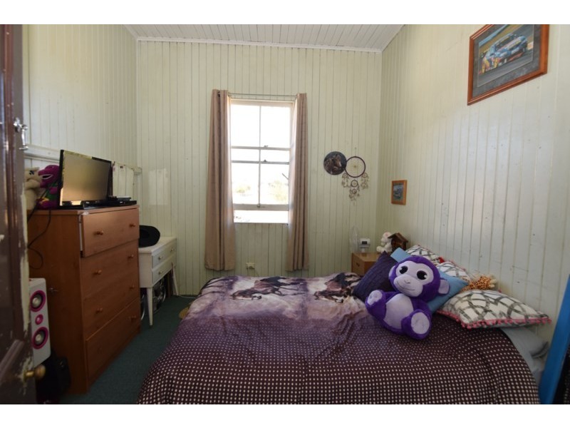 41 Woodlawn Street, Wallangarra QLD 4383