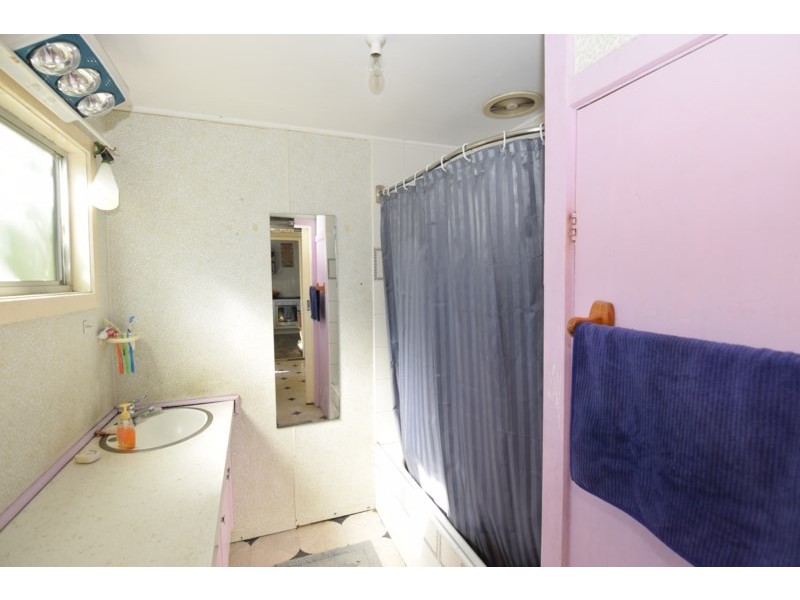 41 Woodlawn Street, Wallangarra QLD 4383