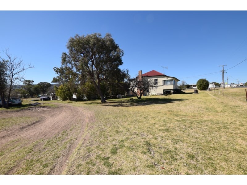 41 Woodlawn Street, Wallangarra QLD 4383
