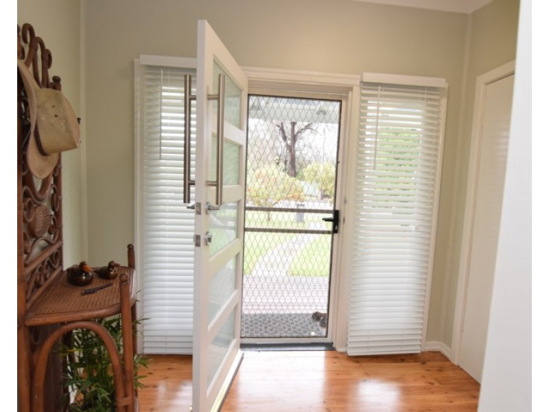 260 Douglas Street, Tenterfield NSW 2372