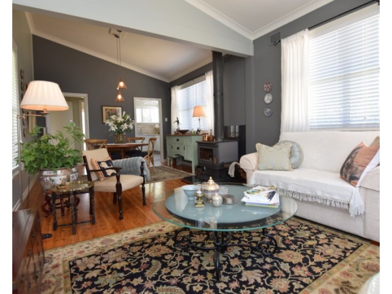 260 Douglas Street, Tenterfield NSW 2372