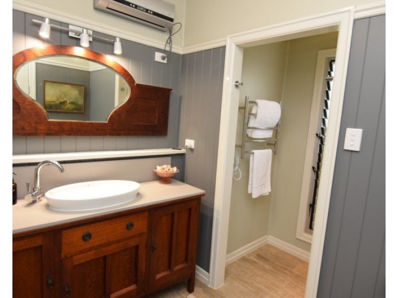 260 Douglas Street, Tenterfield NSW 2372