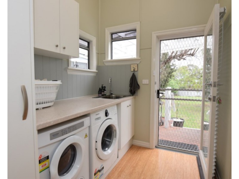 260 Douglas Street, Tenterfield NSW 2372