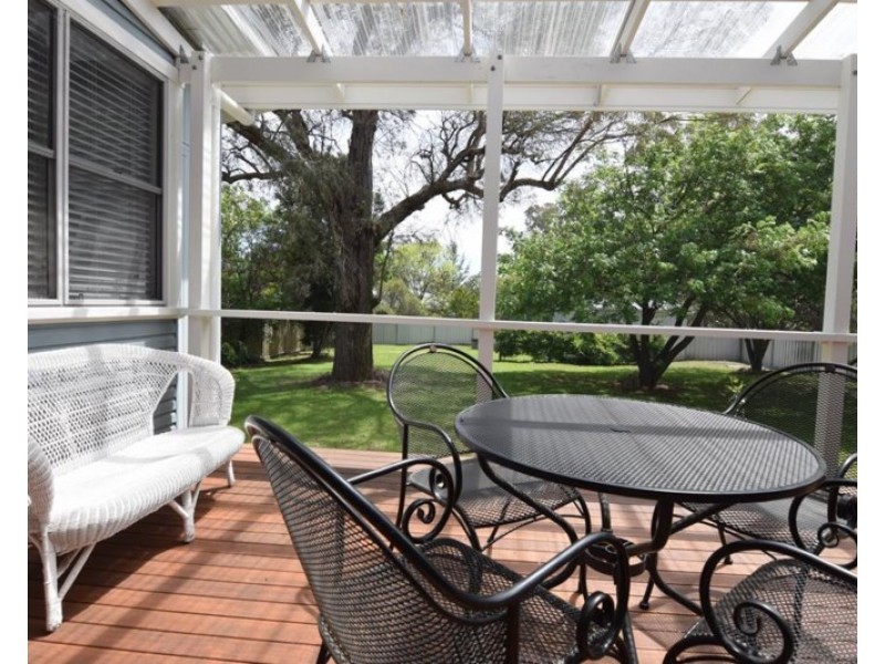 260 Douglas Street, Tenterfield NSW 2372