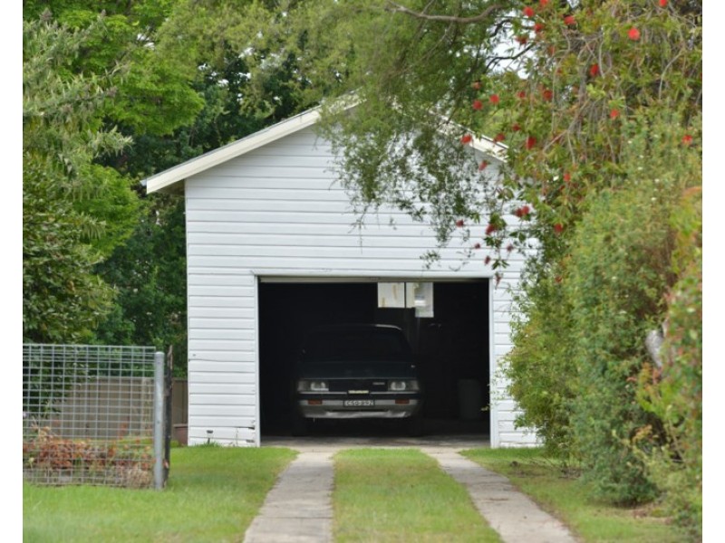 81 Martin Street, Tenterfield NSW 2372