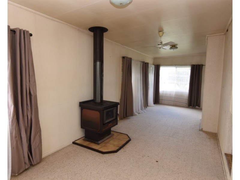 81 Martin Street, Tenterfield NSW 2372