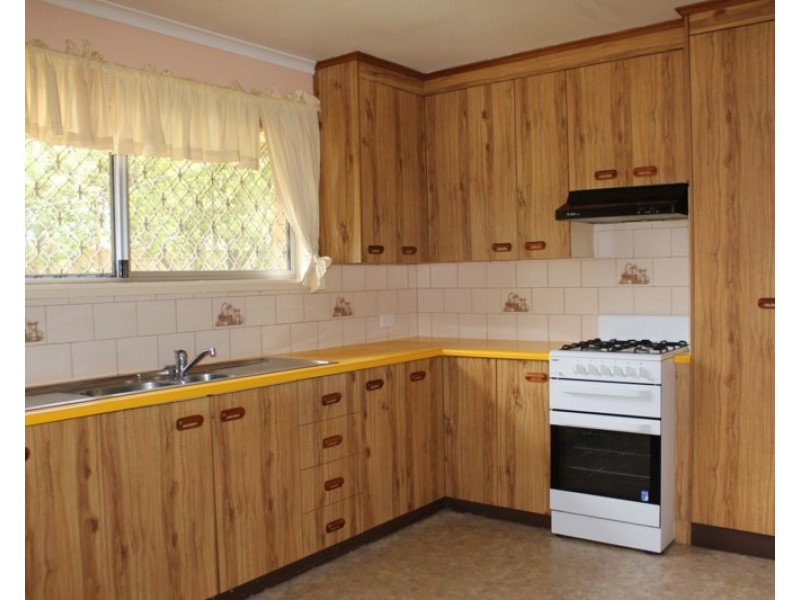 34 Railway Street, Tenterfield NSW 2372