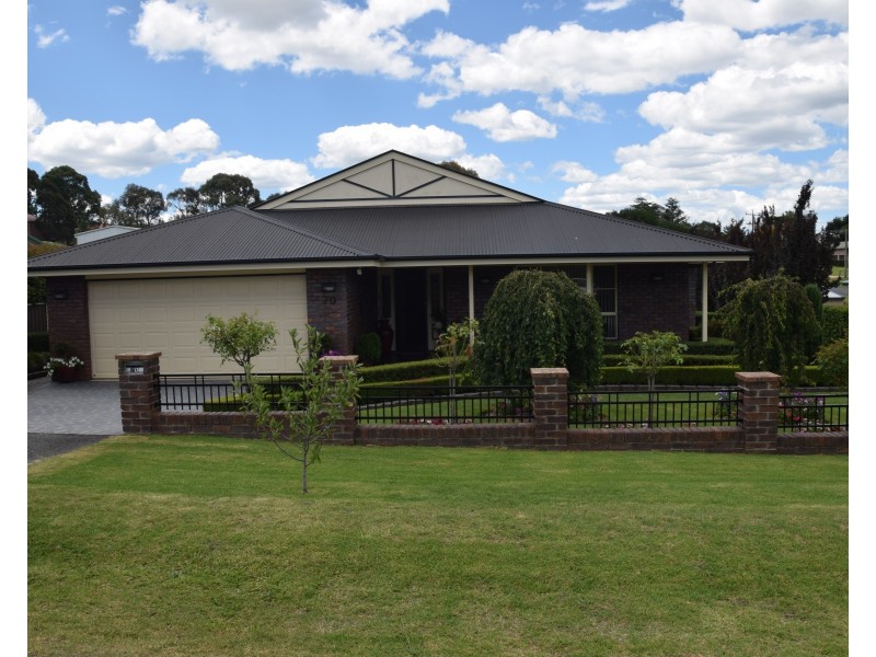 70 Riley Street, Tenterfield NSW 2372