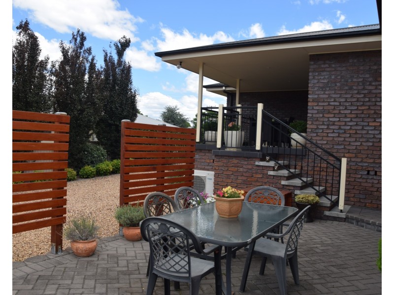 70 Riley Street, Tenterfield NSW 2372