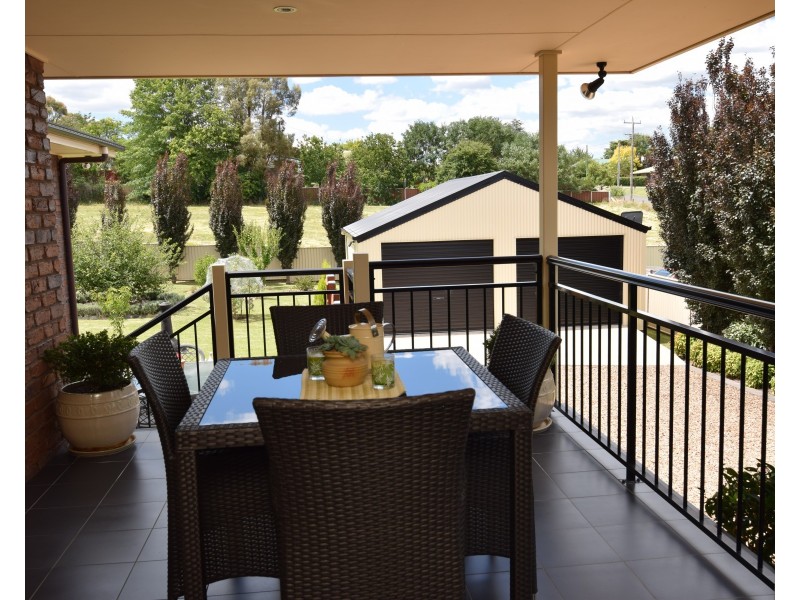 70 Riley Street, Tenterfield NSW 2372