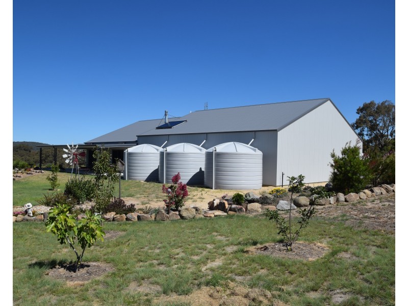 90 Neagles Lane, Tenterfield NSW 2372