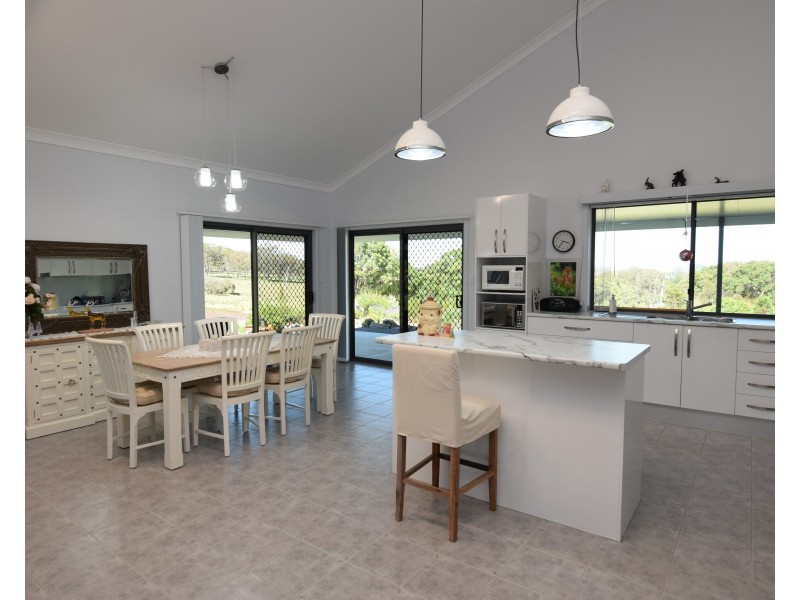 90 Neagles Lane, Tenterfield NSW 2372