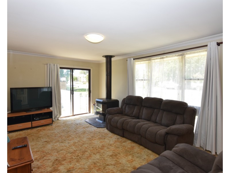 80 Logan Street, Tenterfield NSW 2372