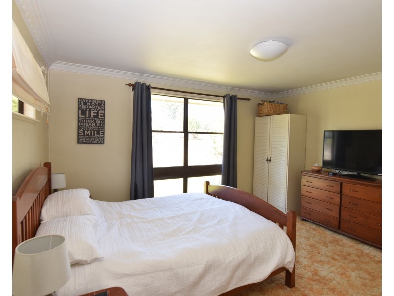 80 Logan Street, Tenterfield NSW 2372