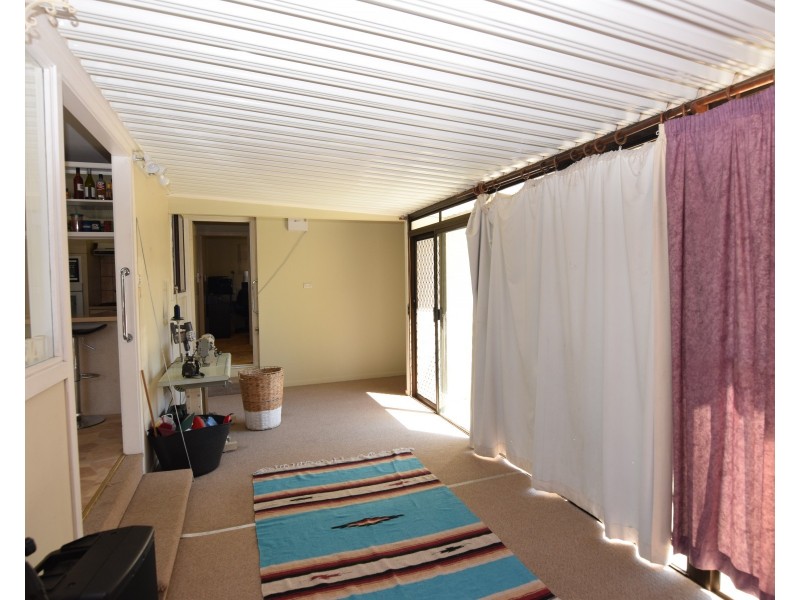 80 Logan Street, Tenterfield NSW 2372