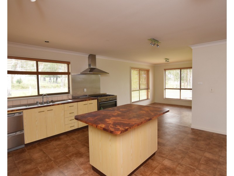 49 Holleys Road, Tenterfield NSW 2372