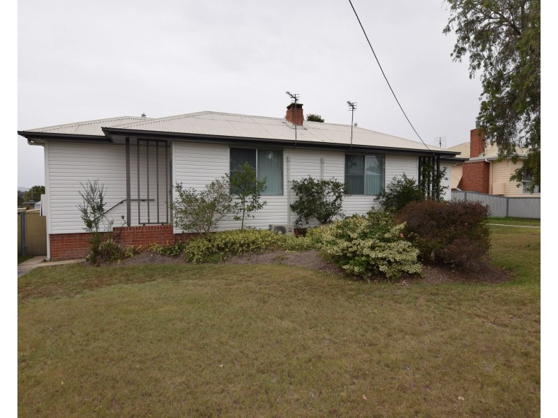 106 Douglas Street, Tenterfield NSW 2372
