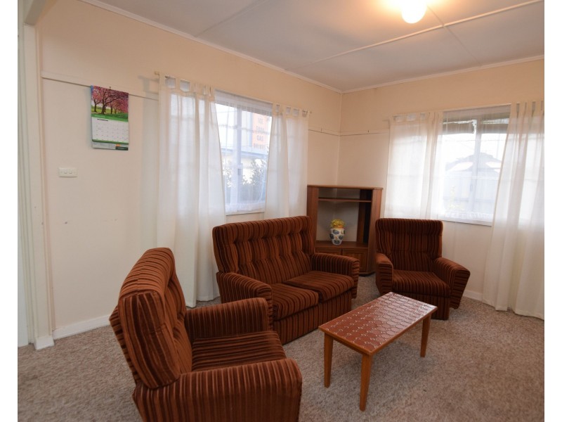 51 Tenterfield Street, Wallangarra QLD 4383