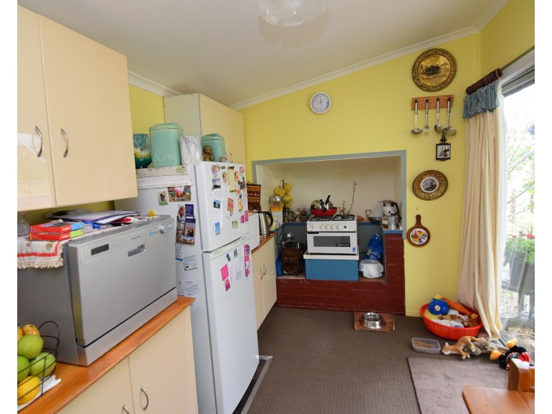 60 Rockwell Street, Wallangarra QLD 4383