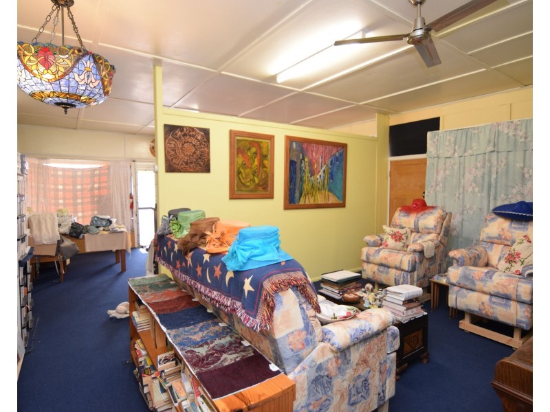 60 Rockwell Street, Wallangarra QLD 4383