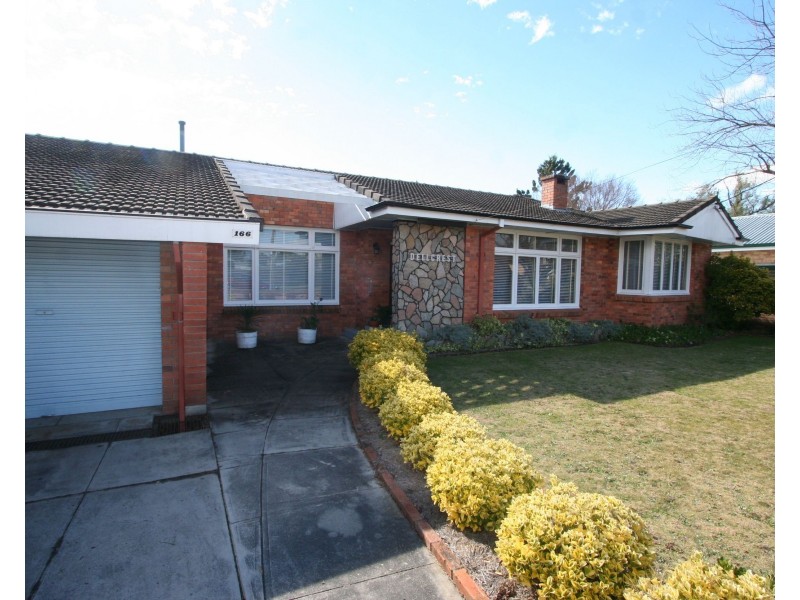 166 Manners Street, Tenterfield NSW 2372