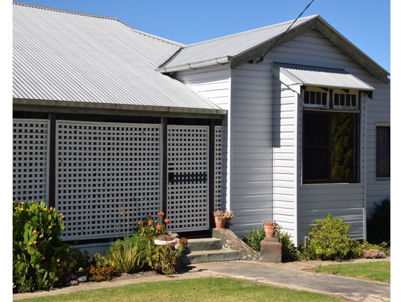 93 Pelham Street, Tenterfield NSW 2372