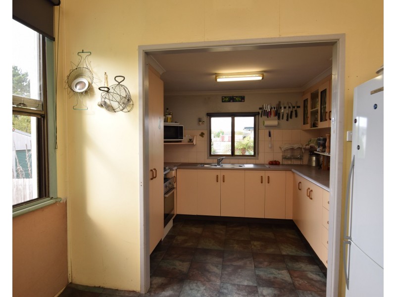 93 Pelham Street, Tenterfield NSW 2372