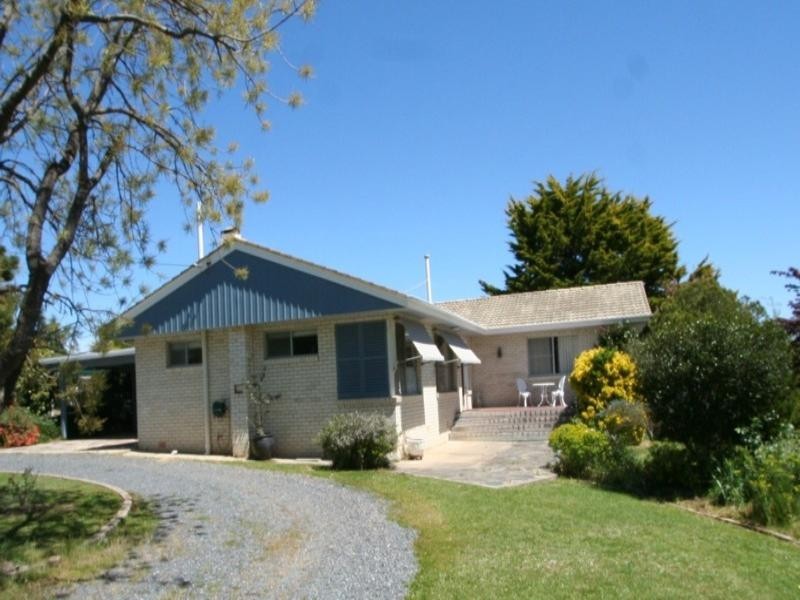 124 East Street, Tenterfield NSW 2372