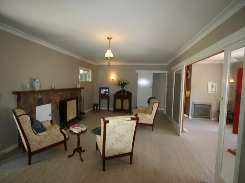 124 East Street, Tenterfield NSW 2372