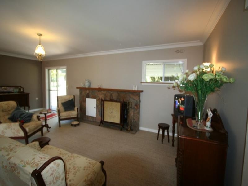 124 East Street, Tenterfield NSW 2372