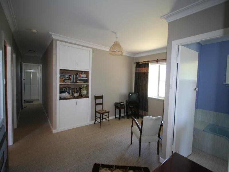 124 East Street, Tenterfield NSW 2372