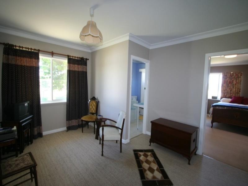 124 East Street, Tenterfield NSW 2372