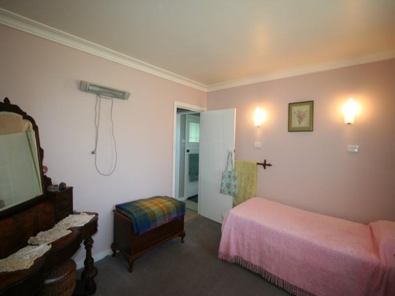 124 East Street, Tenterfield NSW 2372