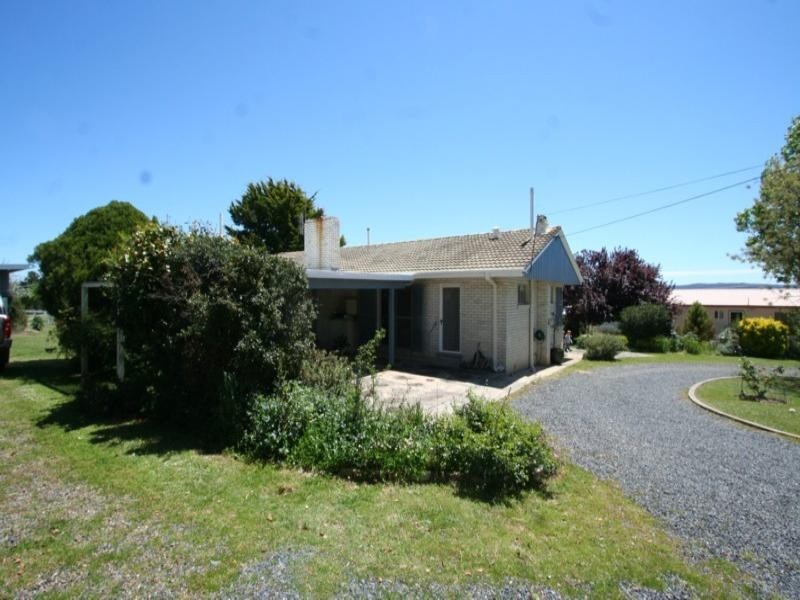 124 East Street, Tenterfield NSW 2372